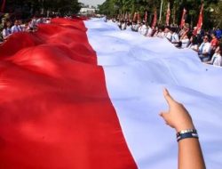 Meriah Kirab Merah Putih di Kota Bogor, Lima Kain Raksasa Membentang Sambut HUT ke-81 RI