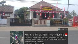 MASIH JAM PELAYANAN, KANTOR DESA SUMBERPASIR PAKIS MALAH TUTUP!